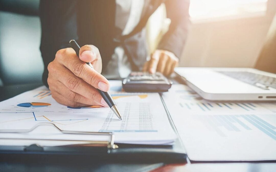 Impuesto a plásticos de un solo uso: ¿Cómo aplica en inventarios prohibidos y qué productos están exentos? – Concepto DIAN N° 3210
